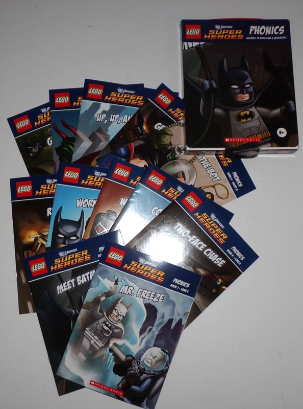 LEGO DC Super Heros Phonics Book Set 10 Books + 2 Workbooks in Box – Scholastic
